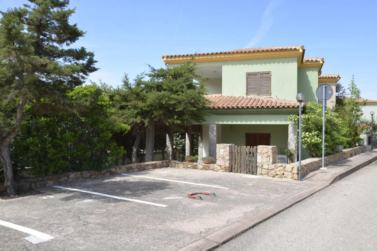 Residence Della Torre Isola Rossa Bagian luar foto